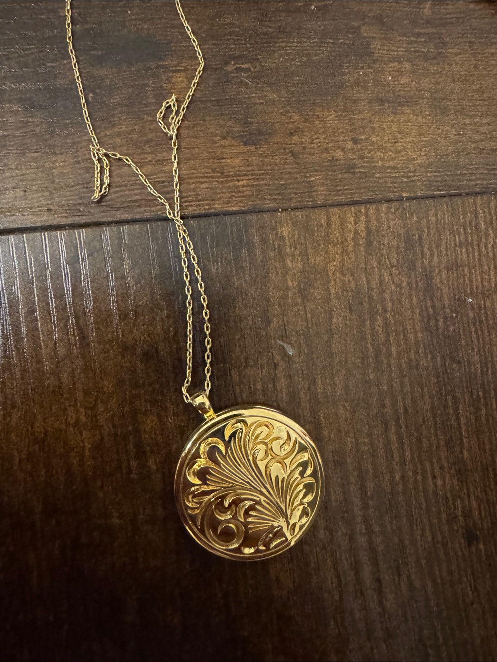 Madewell Engraved Locket Pendant Necklace - Picture 2 of 4